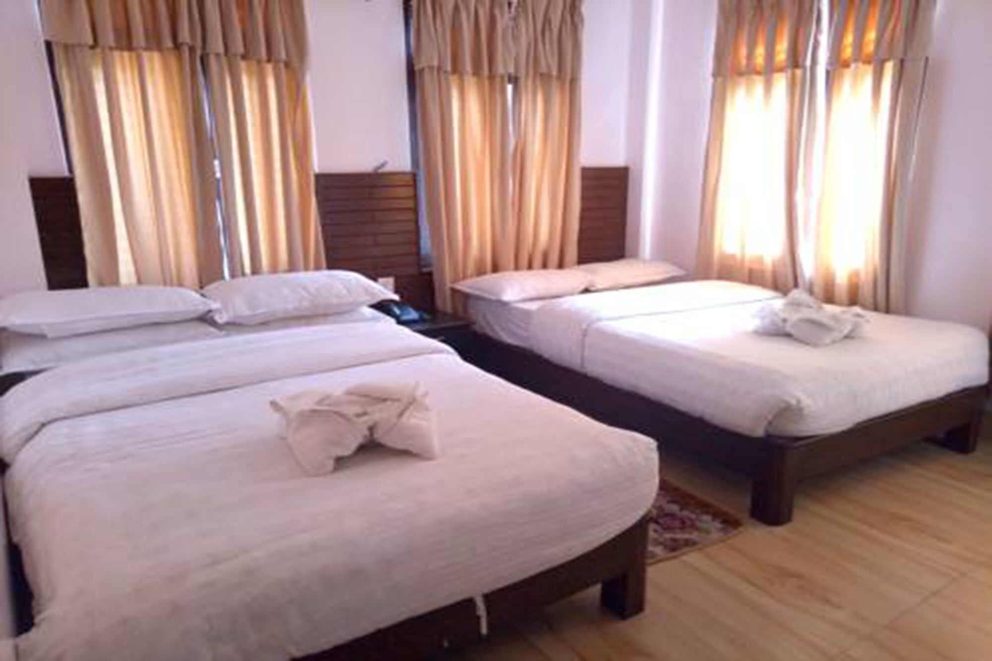 Hotel Alpine Villa Pokhara Eksteriør bilde